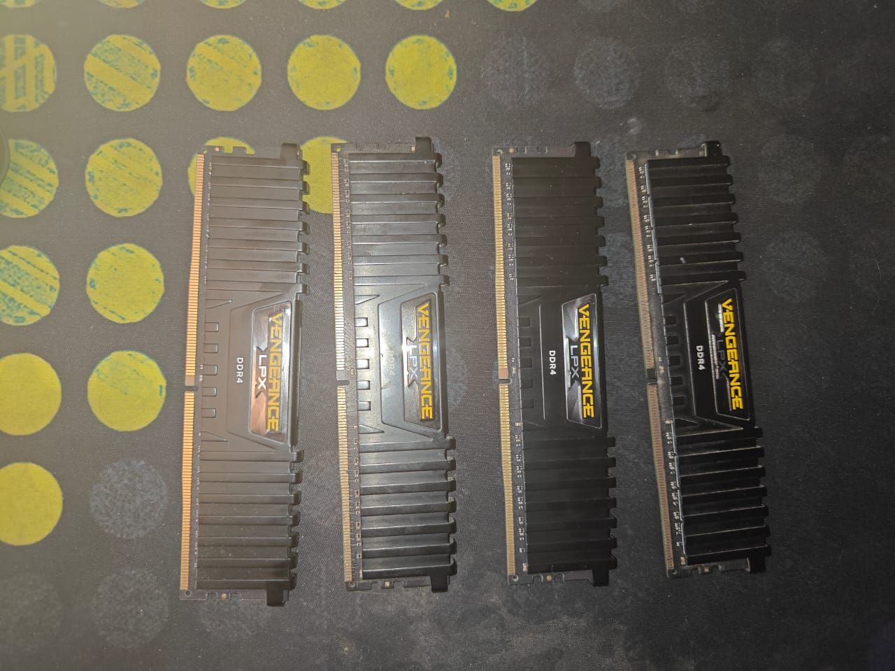 Corsair Vengeance LPX 8GB (1x8GB) DDR4 3200MHZ C16 Used RAM