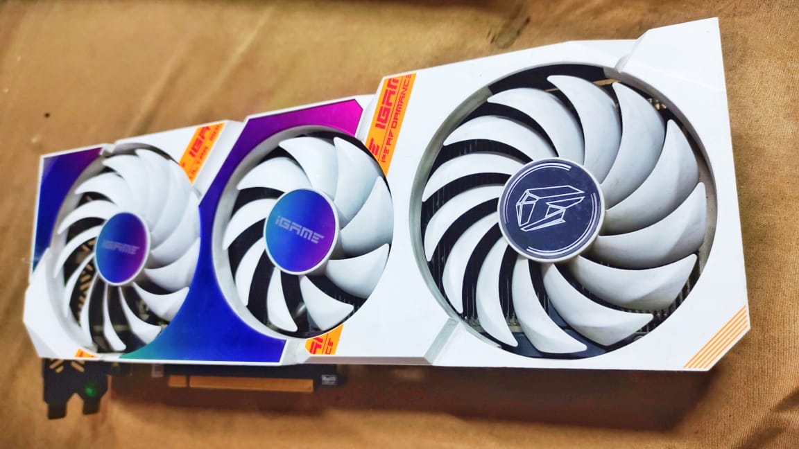COLORFUL iGame GeForce RTX 3070 Ultra W OC Triple Fan 8GB Used GPU