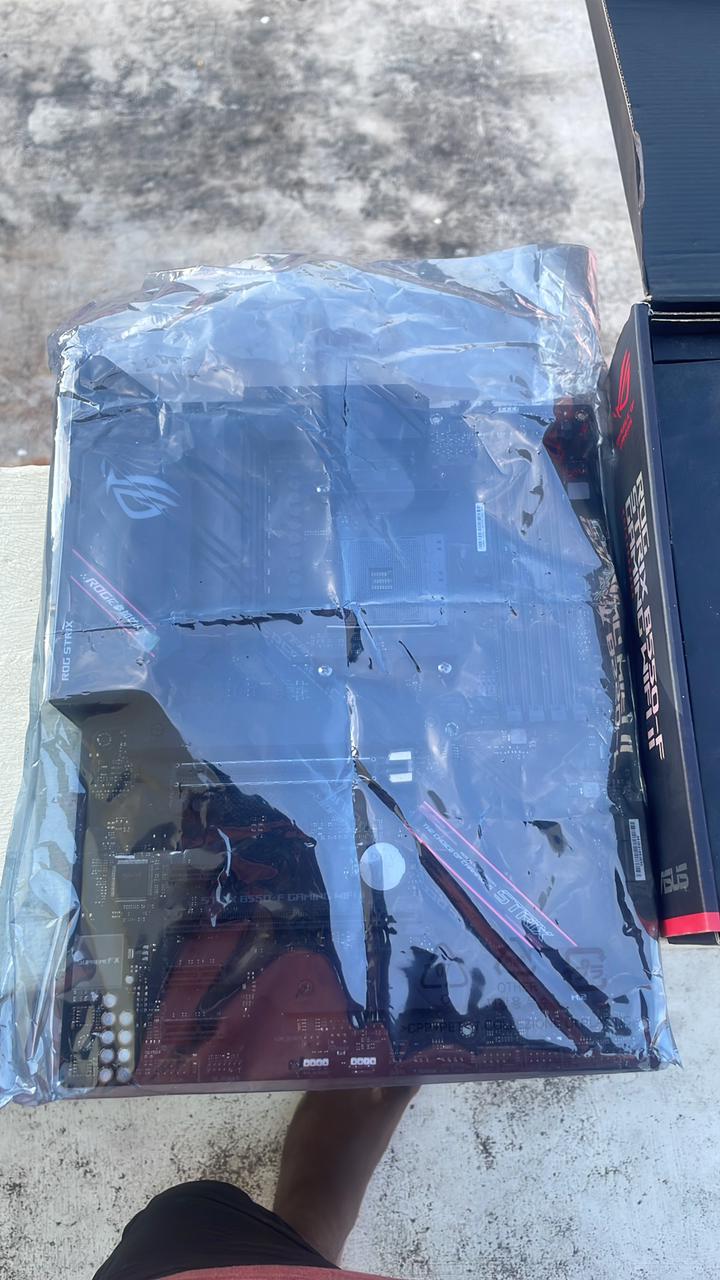 Asus B550 ROG Strix B550-F Gaming WiFi II AMD AM4 ATX Used Motherboard