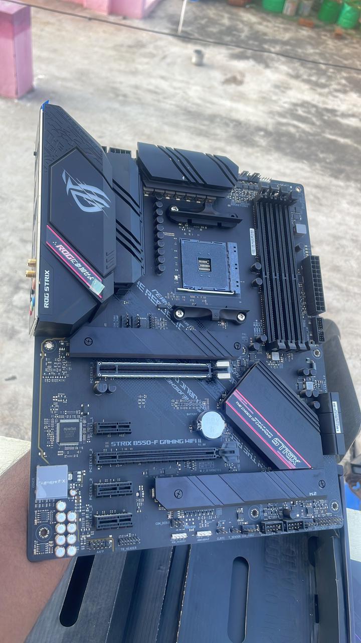 Asus B550 ROG Strix B550-F Gaming WiFi II AMD AM4 ATX Used Motherboard