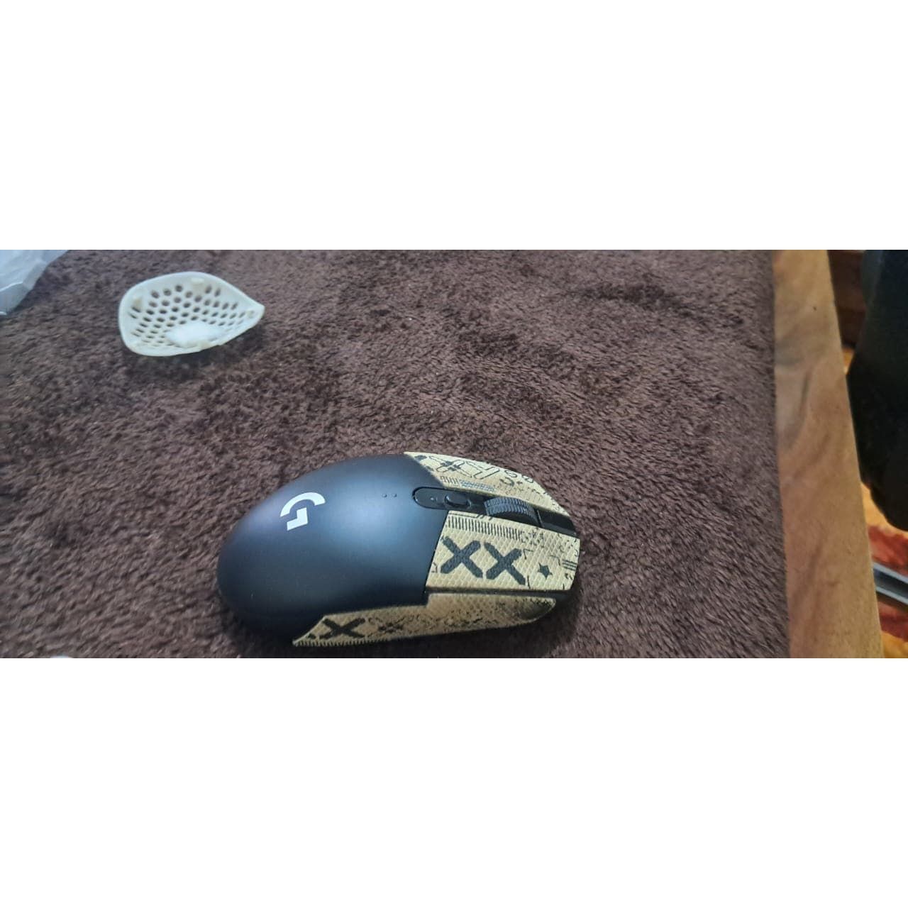 Logitech G304 Lightspeed Wireless Gaming Mouse 12,000 DPI 6 Buttons 250h Battery Life Used Mouse - Computify.in