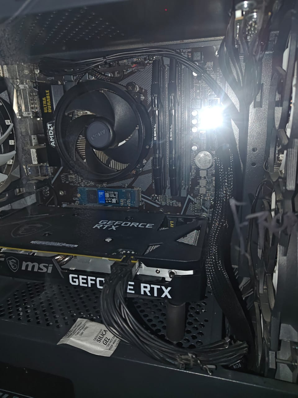 AMD Ryzen 5 5600G 4.4 GHz AM4 Socket 6 Cores 12 Threads Used CPU