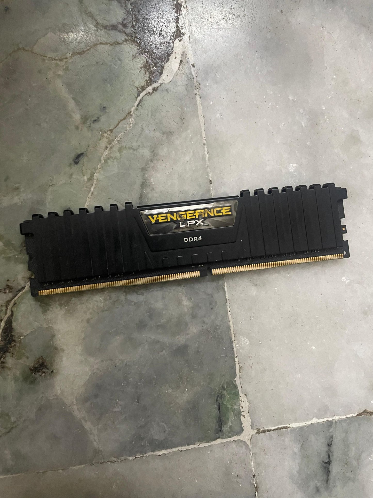 Corsair Vengeance LPX 8GB DDR4 3200MHZ C16 Used RAM