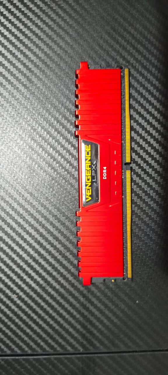 Corsair Vengeance LPX 24GB (8x3) DDR4 2400MHZ C16 Used RAM