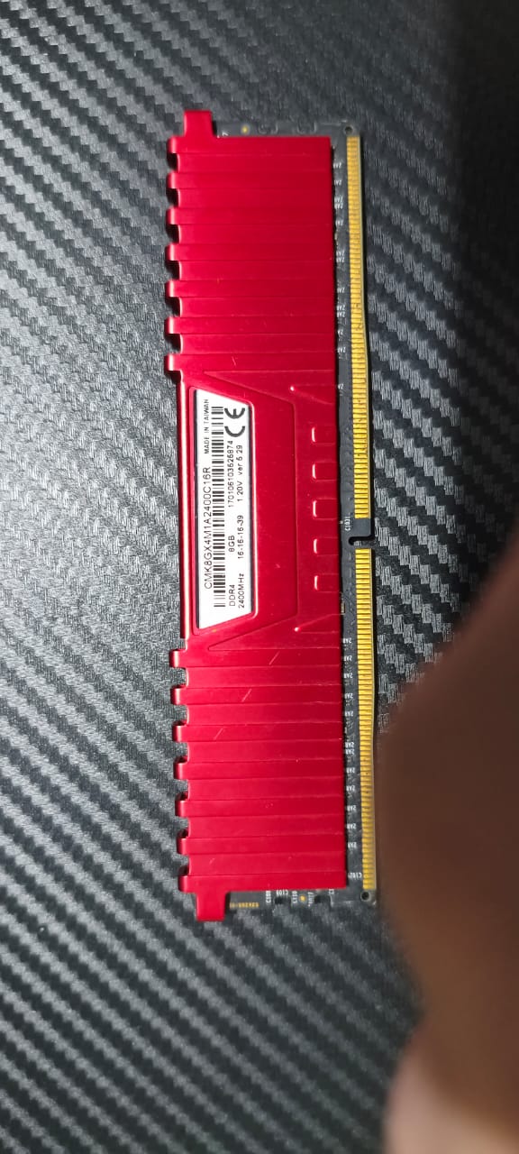 Corsair Vengeance LPX 24GB (8x3) DDR4 2400MHZ C16 Used RAM