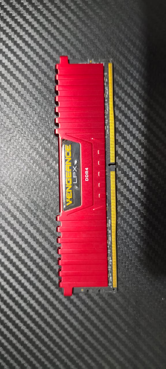 Corsair Vengeance LPX 24GB (8x3) DDR4 2400MHZ C16 Used RAM