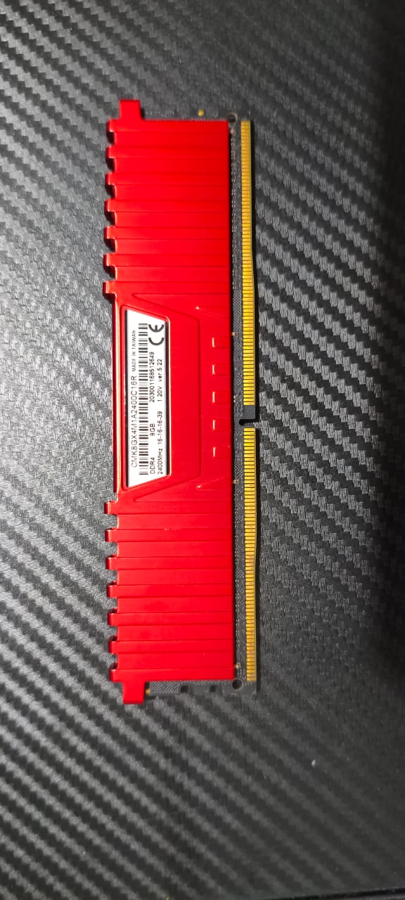 Corsair Vengeance LPX 24GB (8x3) DDR4 2400MHZ C16 Used RAM