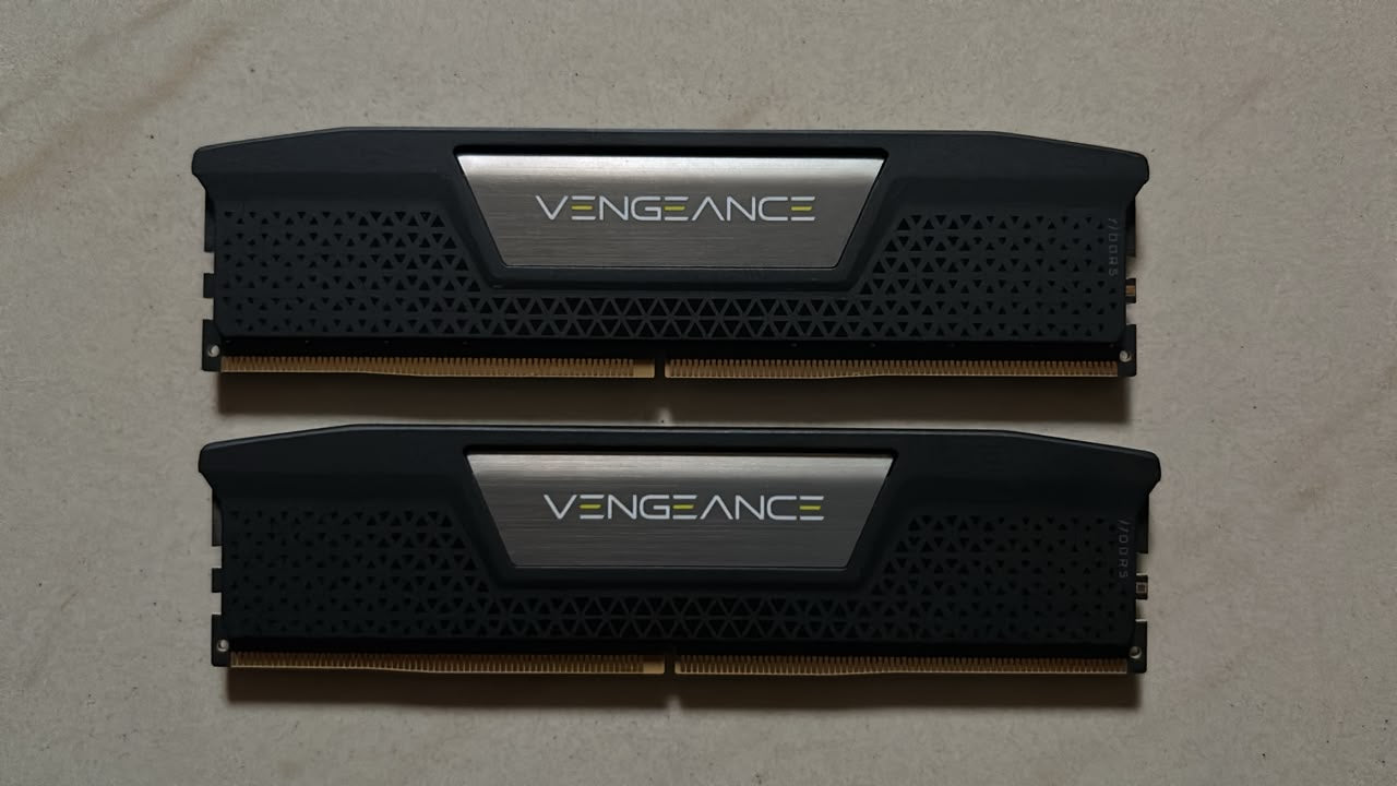 Corsair Vengeance 64GB (32GB X 2) DDR5 5200MHZ CL40 Used RAM