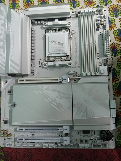 GIGABYTE B850 AORUS ELITE WIFI7 ICE ATX AM5 Used Motherboard