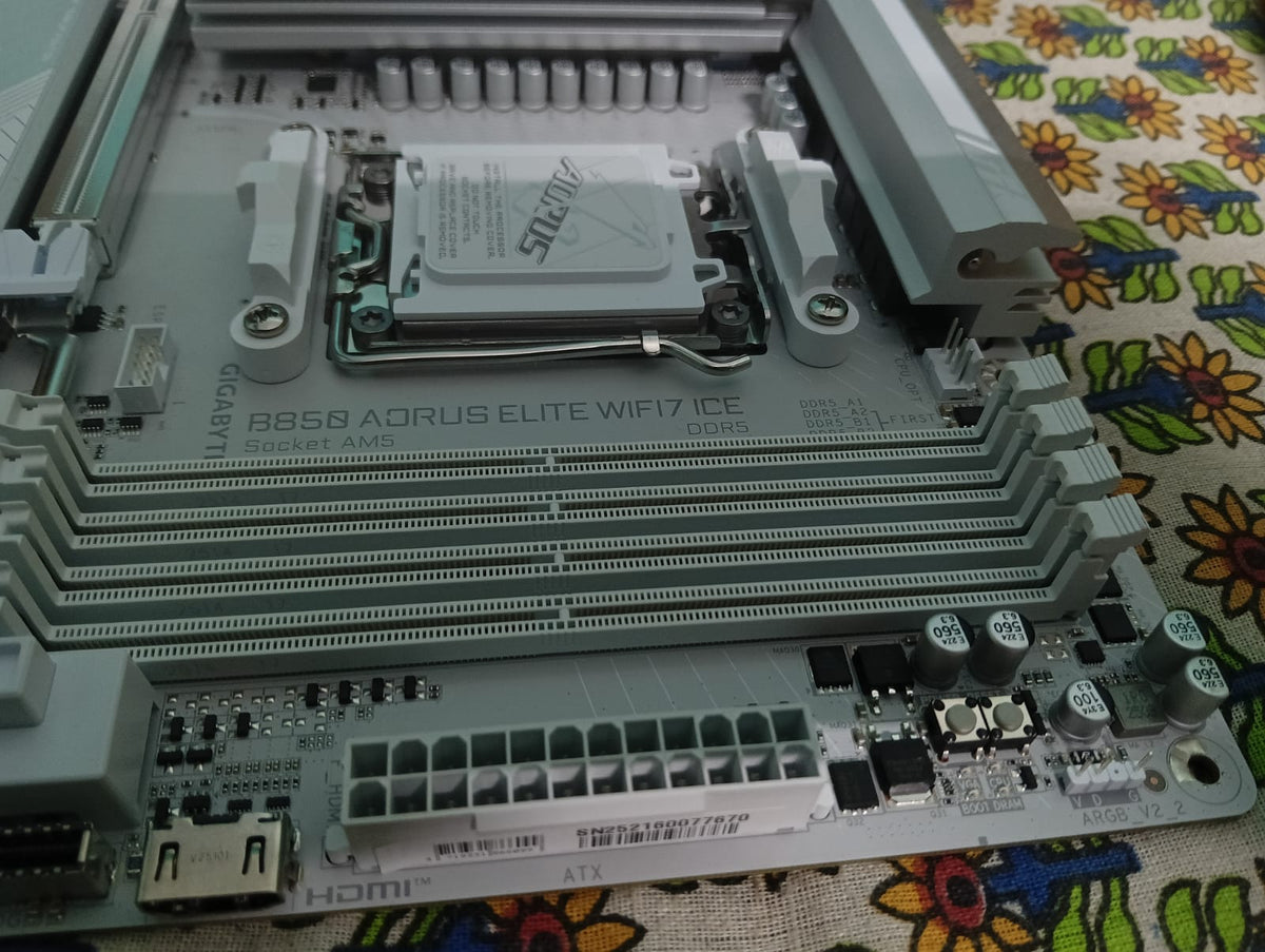 GIGABYTE B850 AORUS ELITE WIFI7 ICE ATX AM5 Used Motherboard