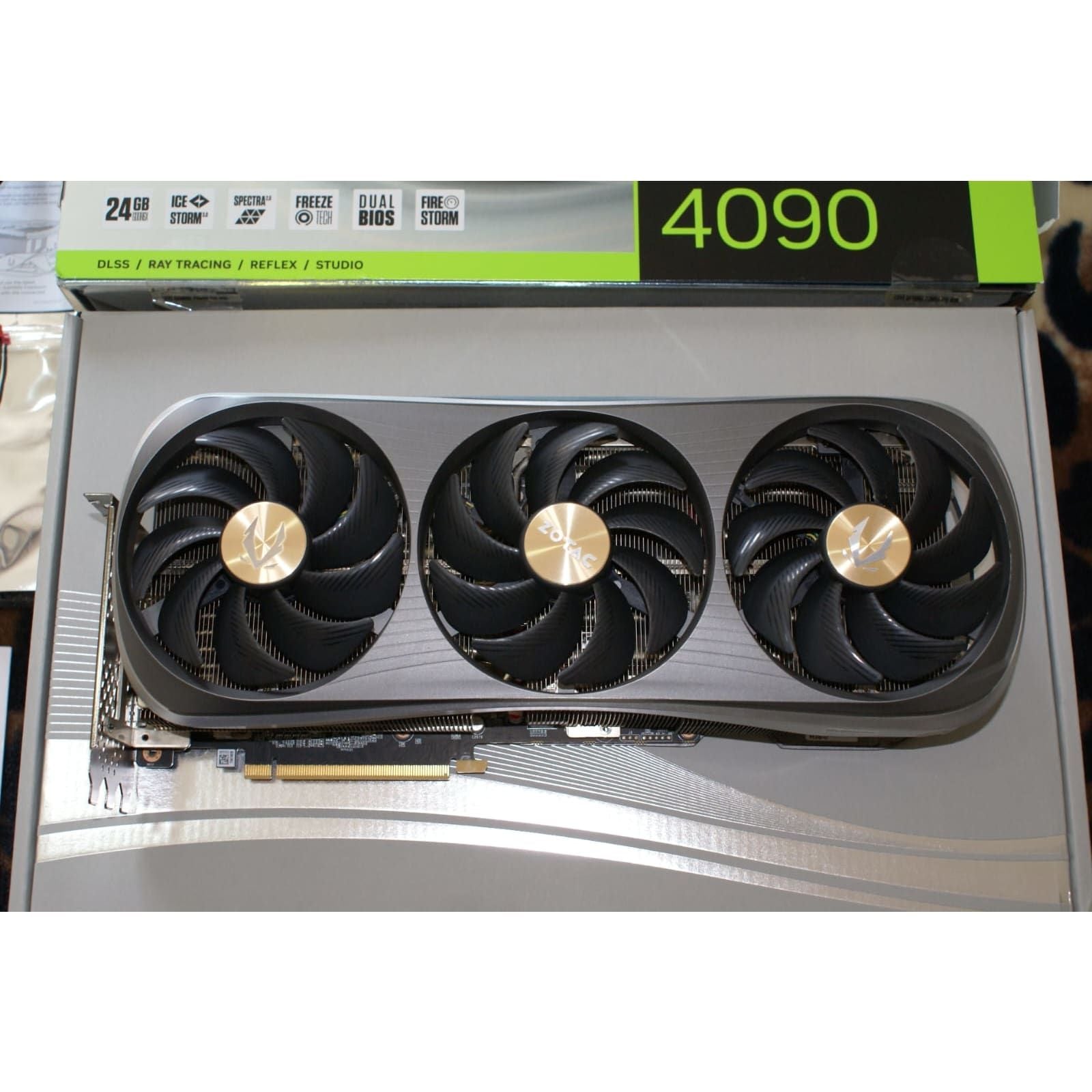 ZOTAC RTX 4090 AMP Extreme AIRO 動作品 Zotac GeForce RTX 4090 AMP Extreme AIRO Best Price in India