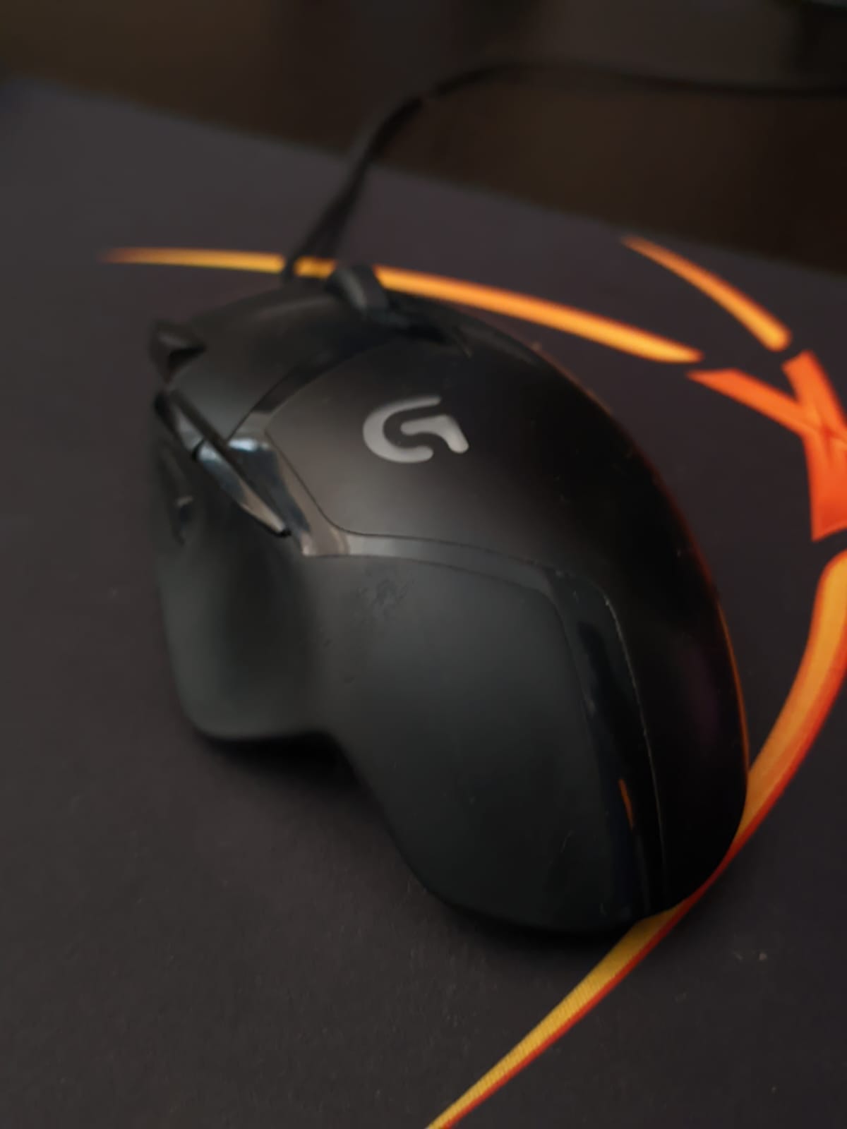 Logitech G402 Hyperion Fury, 4,000 DPI, Lightweight, 8 Programmable Buttons Used Mouse