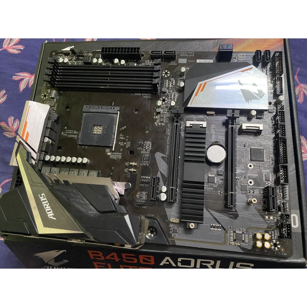 GIGABYTE B450 AORUS Elite ATX AM4 Socket DDR4 Used Motherboard