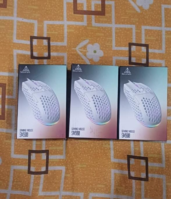 SOLAKAKA RGB with Honeycomb Shell Adjustable 12800 DPI 7 Programmable Buttons Lightweight Gaming Used Mouse