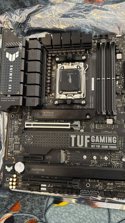 ASUS TUF Gaming X670E-PLUS WiFi AMD Ryzen AM5 ATX  PCIe 5.0, DDR5 Used Motherboard