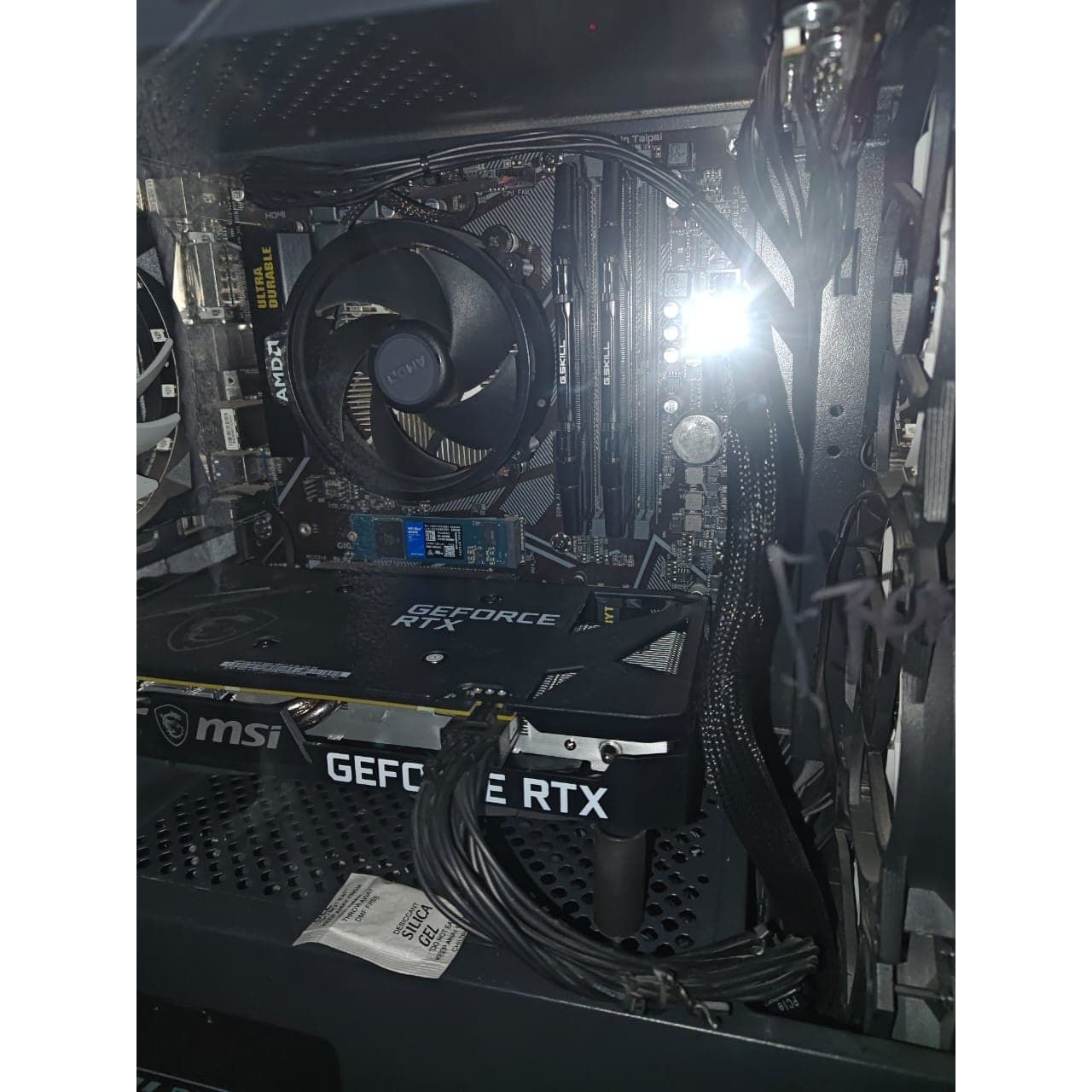 AMD Ryzen 5 5600G 4.4 GHz AM4 Socket 6 Cores 12 Threads Used CPU