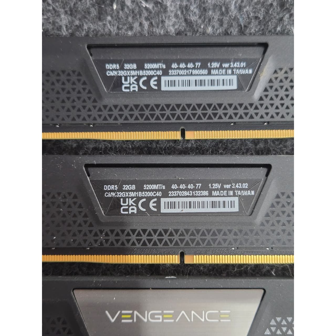 Corsair Vengeance 64GB (32GB X 2) DDR5 5200MHZ CL40 Used RAM - Computify.in