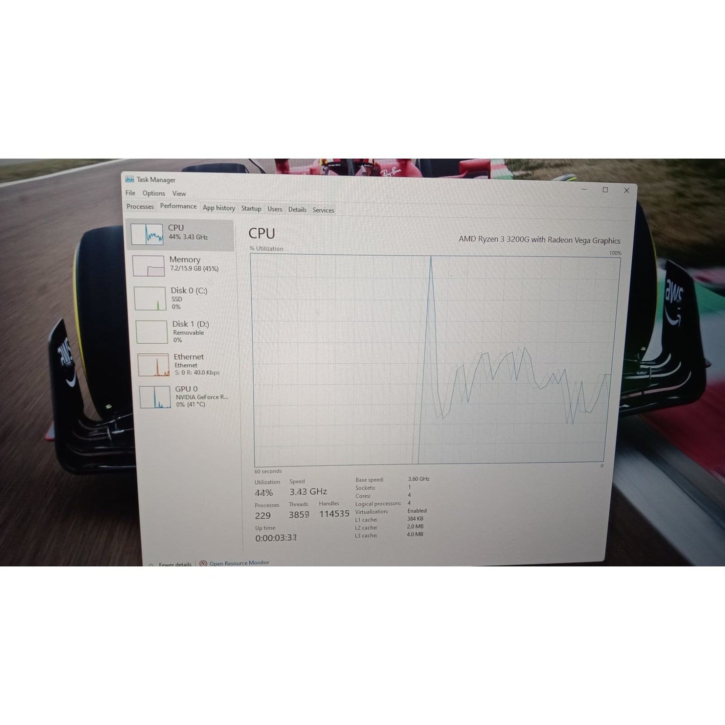 AMD Ryzen 3 3200g 4 Core 4 threads 4Ghz with Radeon Vega 8 Graphics Used CPU