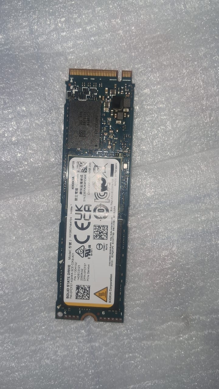 KIOXIA XG8 KXG80ZN84T09 4TB M.2 PCIe Gen4 NVMe READ SPEED 7000MB/s WRITE SPEED 5800MB/s 4TB Used SSD