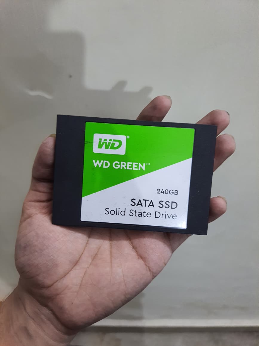 Western Digital WD Green SATA III 2.5" 240GB Internal SSD  Used SSD