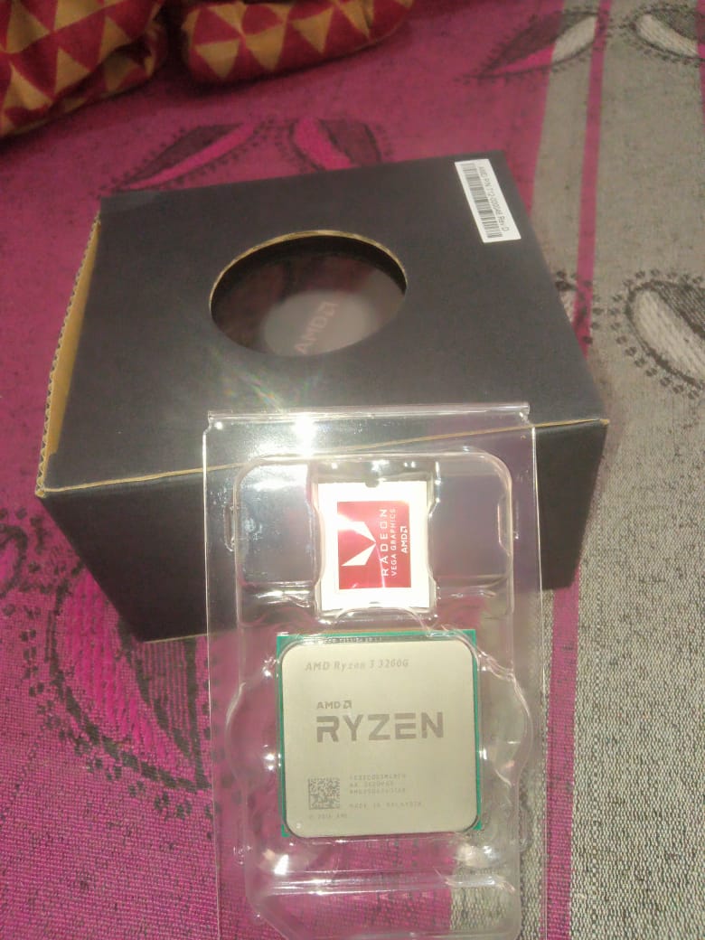 AMD Ryzen 3 3200G 4 Cores 4 Threads up to 4GHz Used CPU