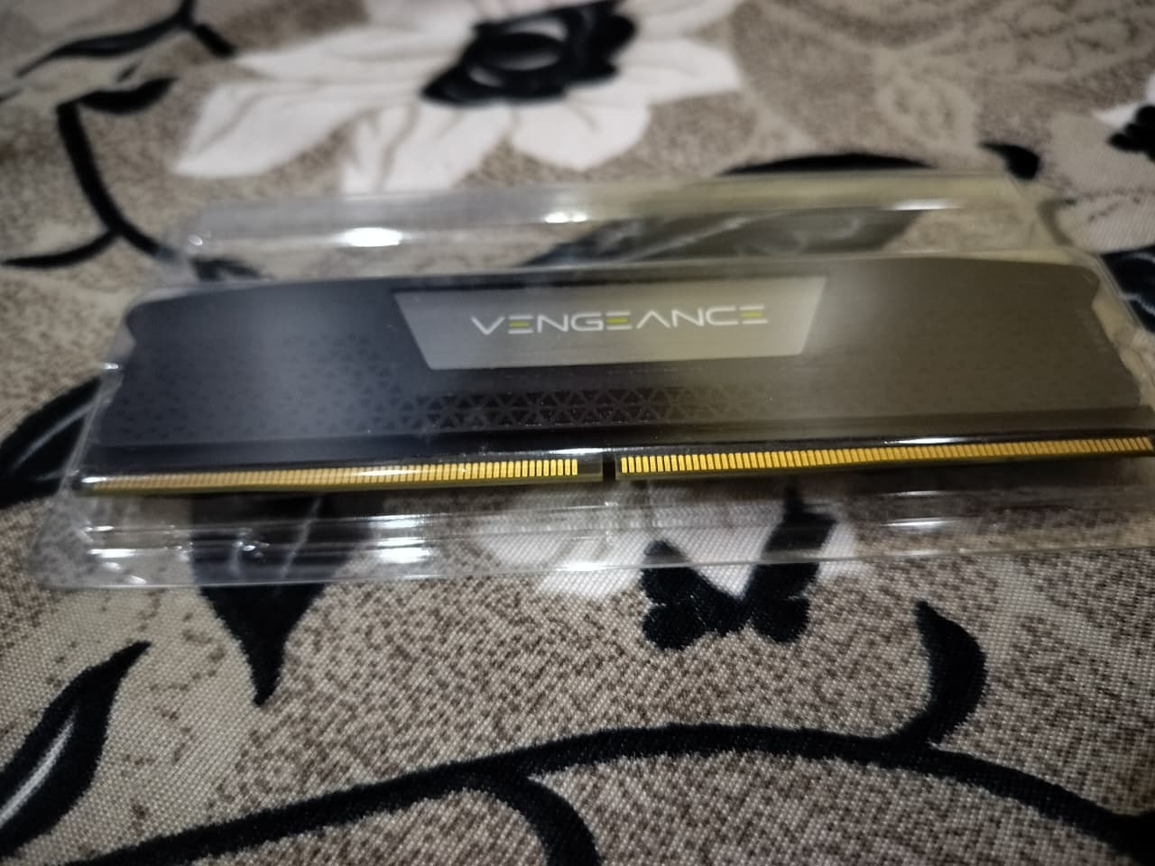 CORSAIR Vengeance 16GB (1x16GB) DDR5 DRAM 5200MHz Used RAM