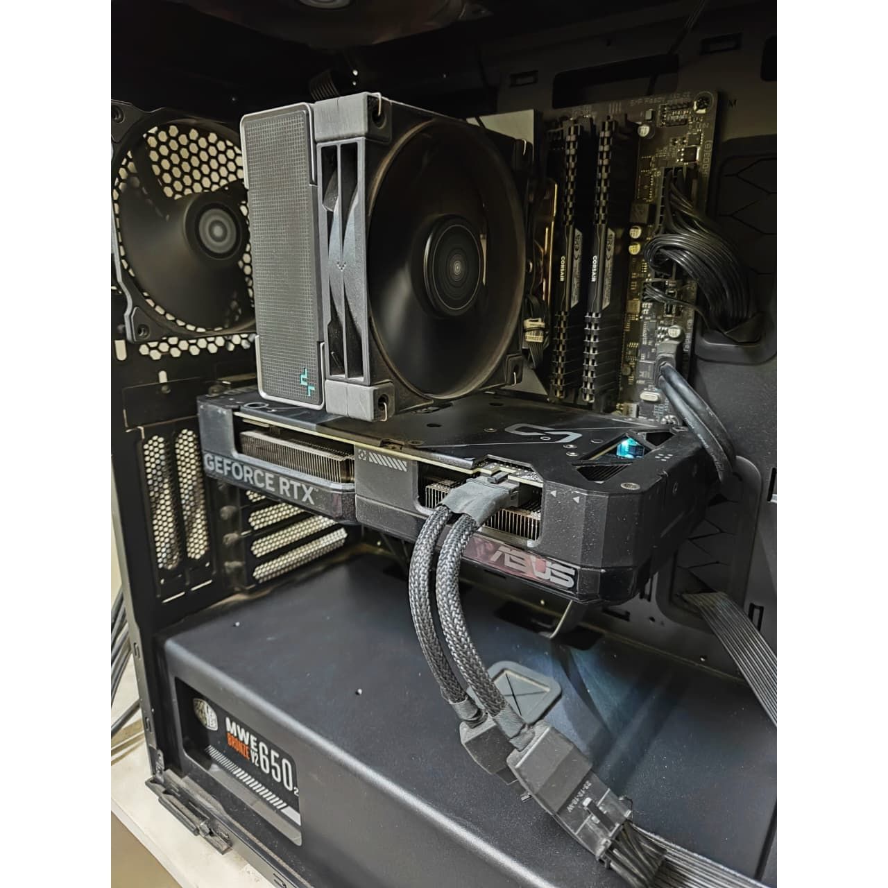 Corsair Vengeance LPX 16GB (8GB X 2) DDR4 3200MHZ Used RAM