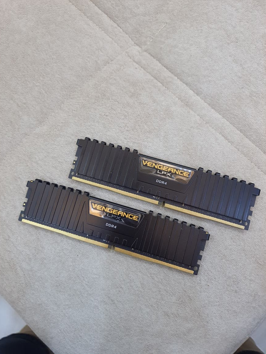 Corsair Vengeance LPX 64GB (32GB X 2) DDR4 3600MHZ CL18 Used RAM