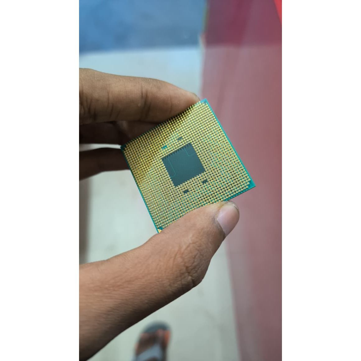AMD Ryzen 3 2200g 4 Core 4 threads 3.50Ghz with Radeon Vega 8 Graphics Used CPU