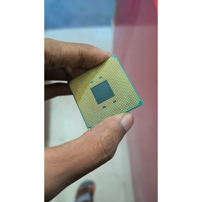 AMD Ryzen 3 2200g 4 Core 4 threads 3.50Ghz with Radeon Vega 8 Graphics Used CPU