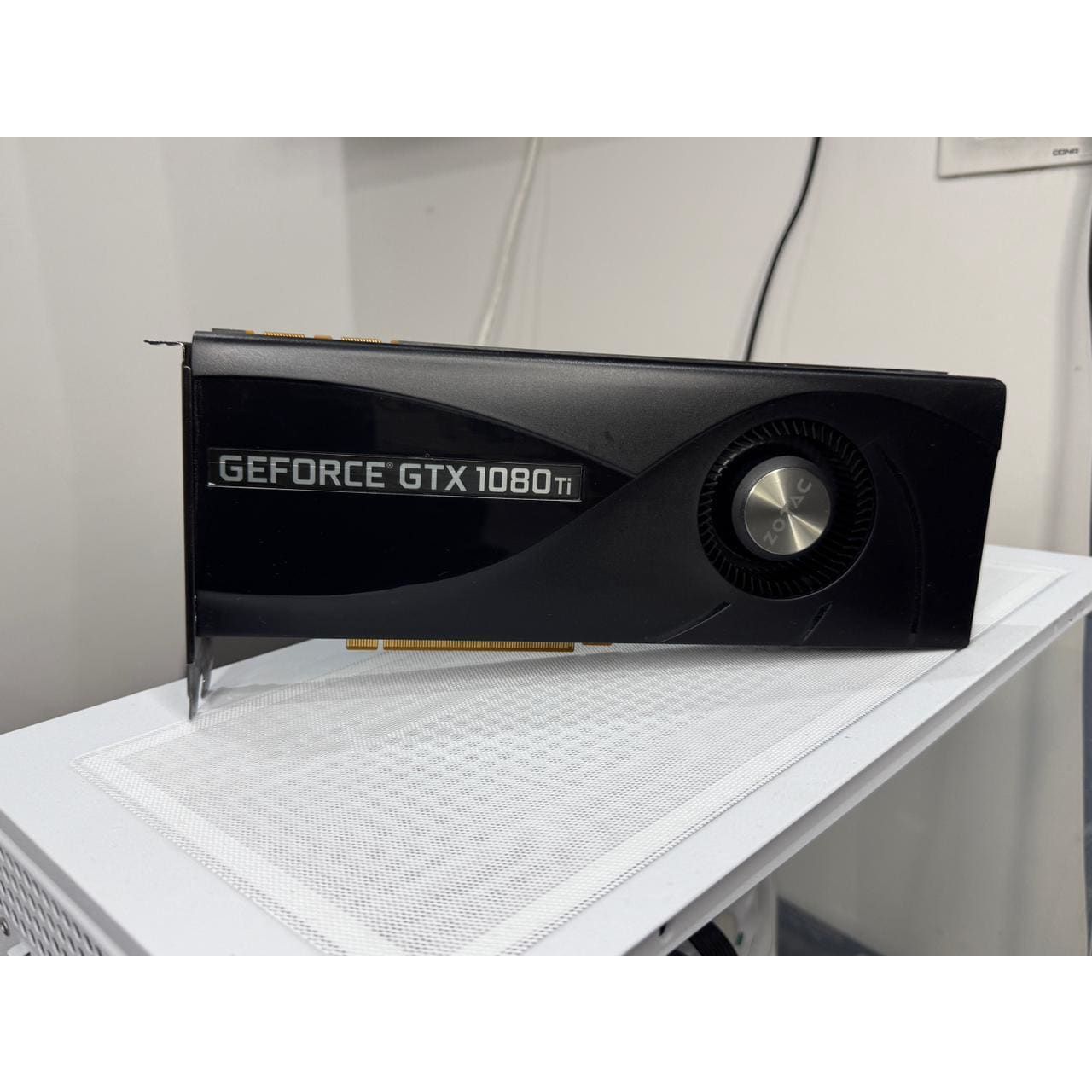 ZOTAC GeForce GTX 1080 Ti Blower 11GB Used GPU