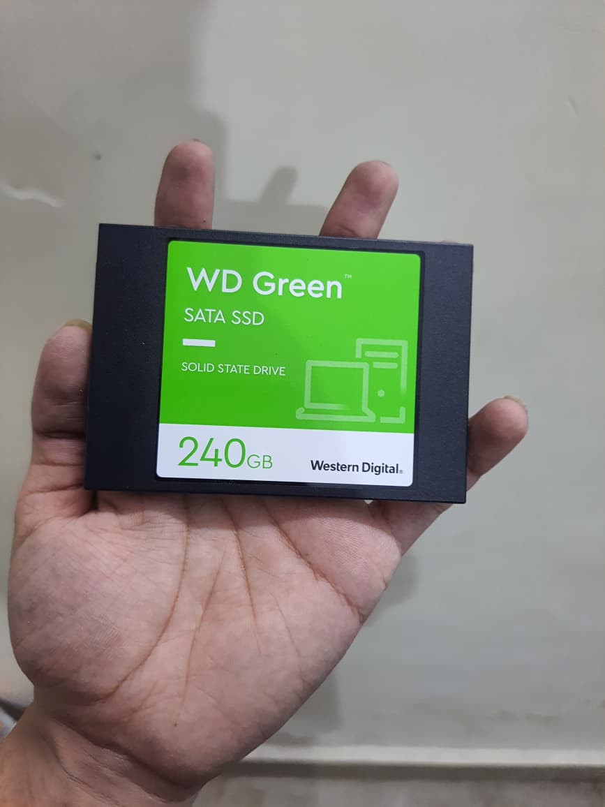 Western Digital WD Green SATA III 2.5" 240GB Internal SSD  Used SSD