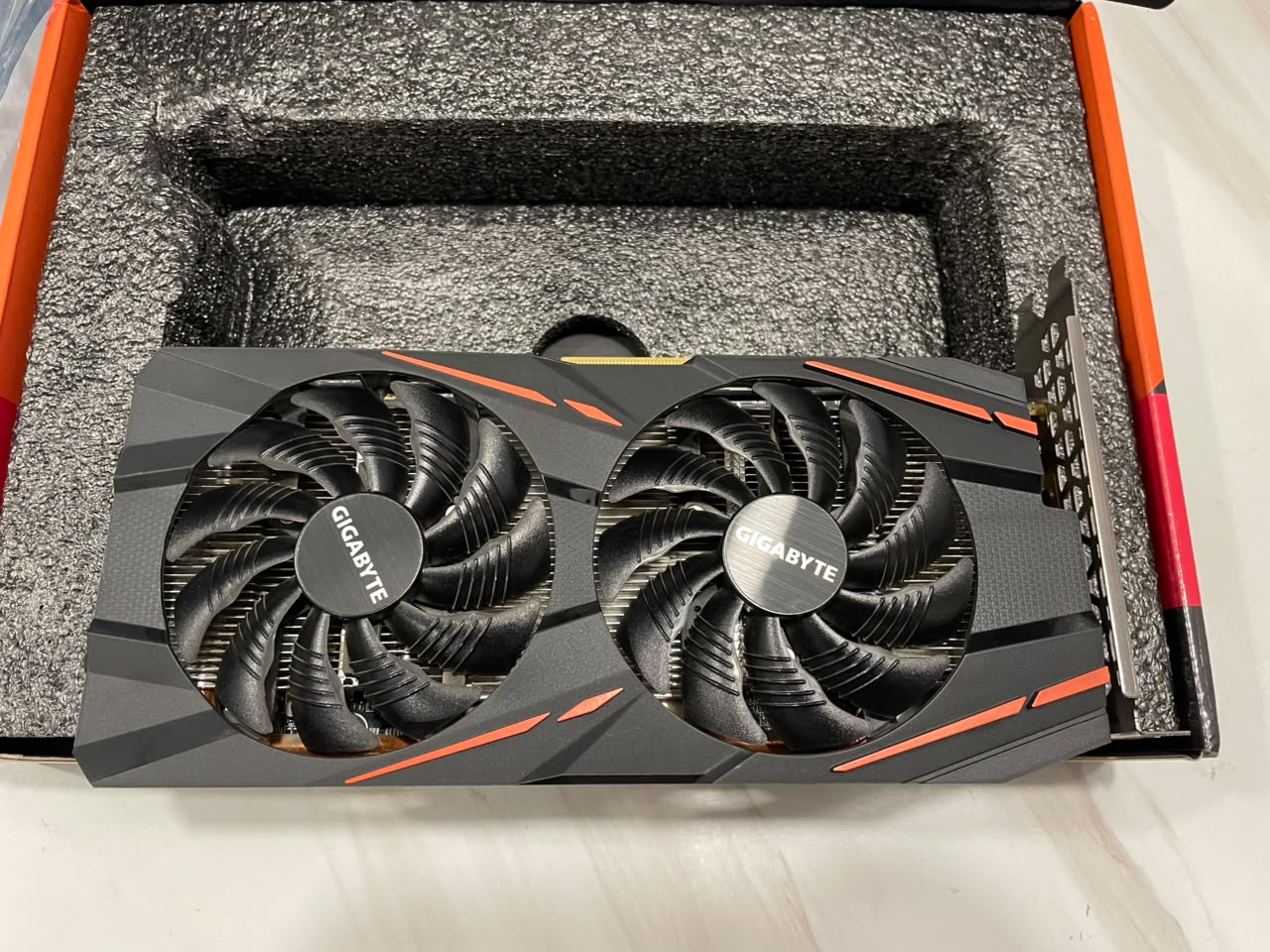 GIGABYTE RX 590 Gaming 2X Windforce Fans 8GB Used GPU