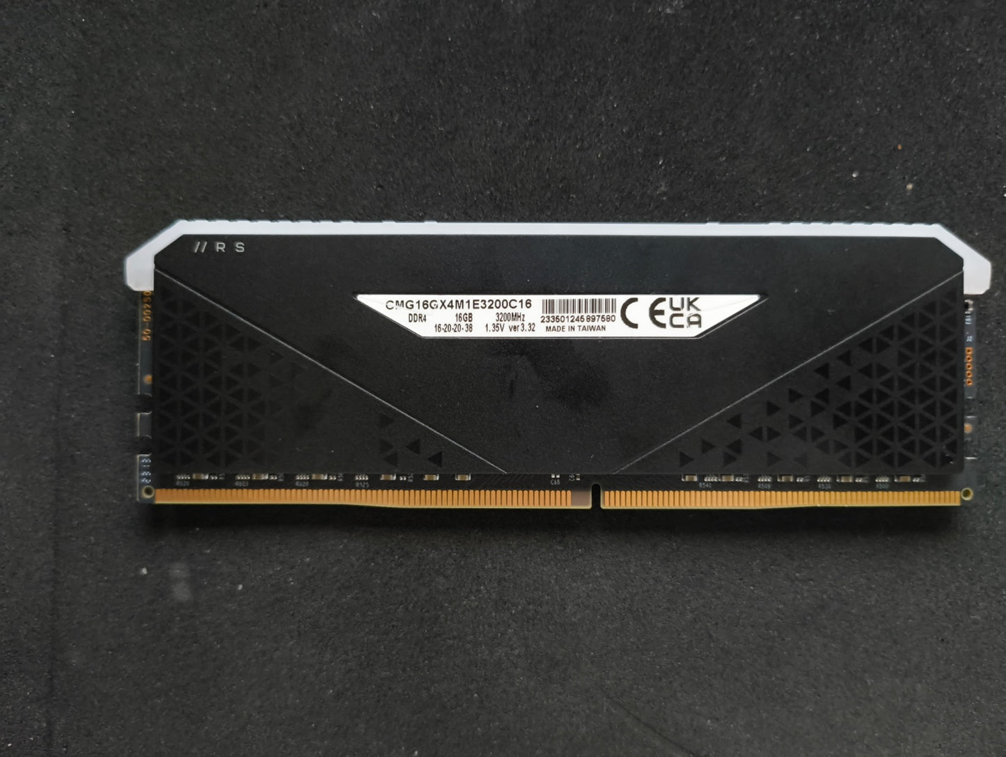 CORSAIR Vengeance RGB (16GBx1) DDR4 3200MHz C16 Used RAM